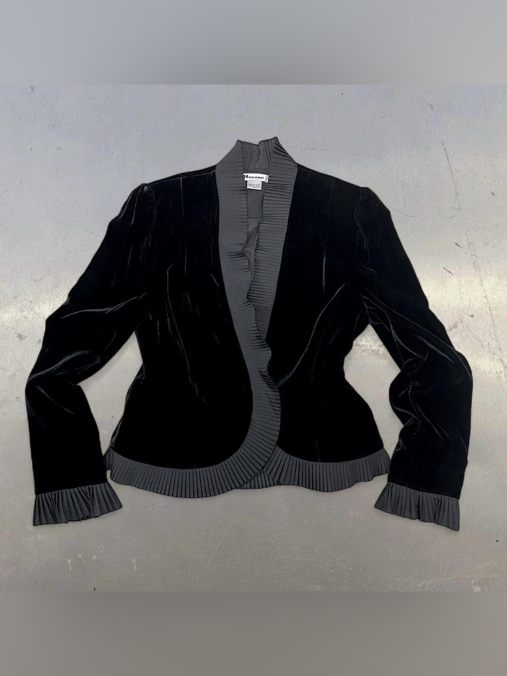 Peter Nygård Collection Black velvet jacket with pleated collar and cuffs Size 8